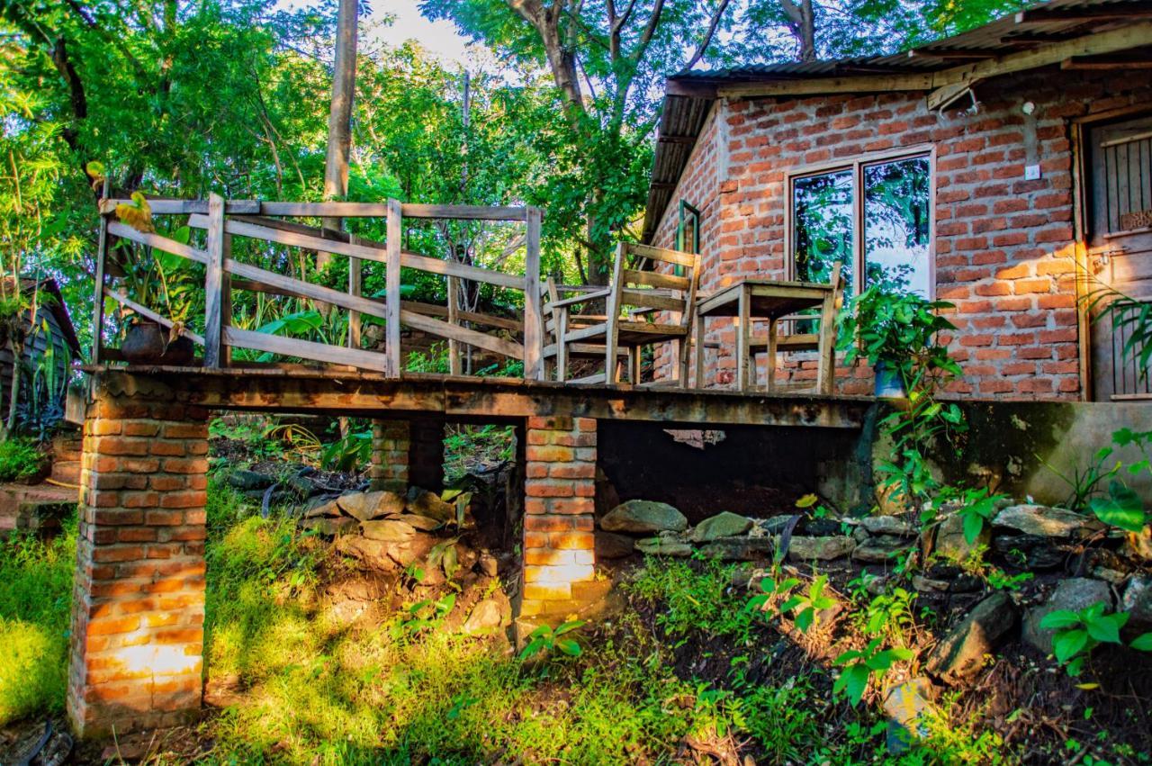 Butterfly Space- A Non-Profit Eco-Lodge Nkhata Bay Exterior foto